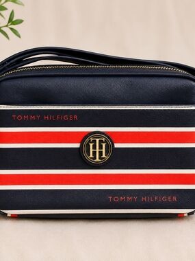 Tommy Hilfiger Navy Red Stripe Crossbody Bag Gold Logo Camera Purse Preppy Coast